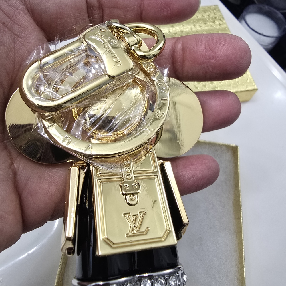 Louis Vuitton Gold and Black Keychain - Picture 6 of 9